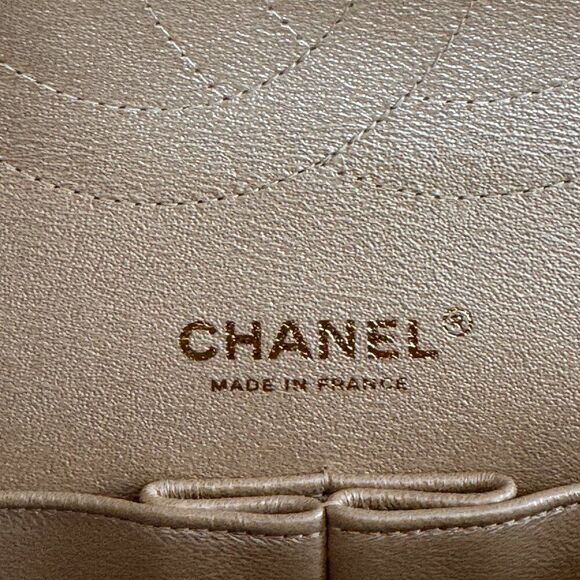 100% Authentic 19S CHANEL Jumbo Double Flap IRIDESCENT Caviar Lambskin GHW - Picture 11 of 16